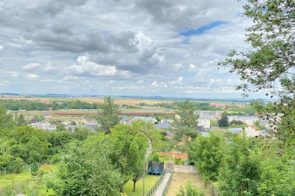 Appartement Rez-De-Chaussee Laon Exterior photo