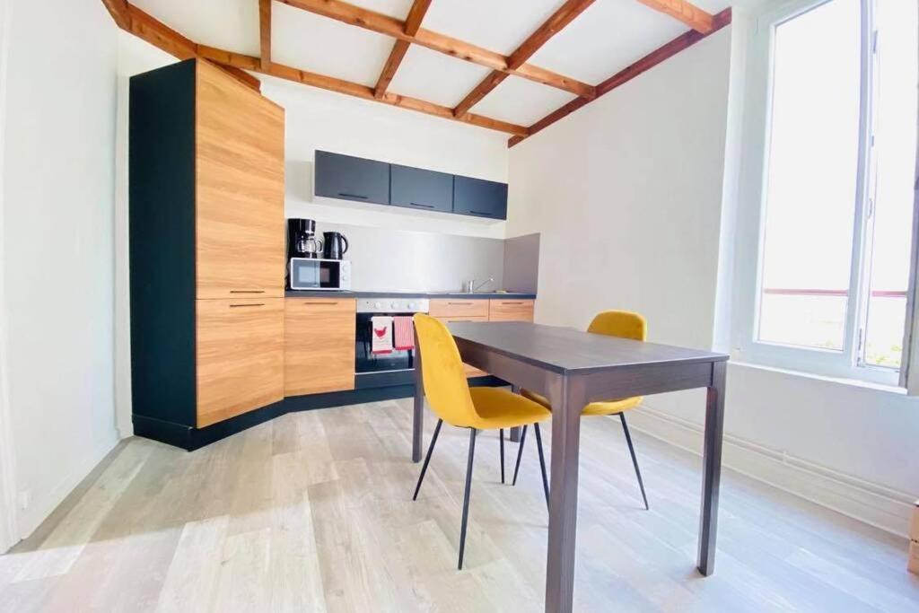 Appartement Rez-De-Chaussee Laon Exterior photo