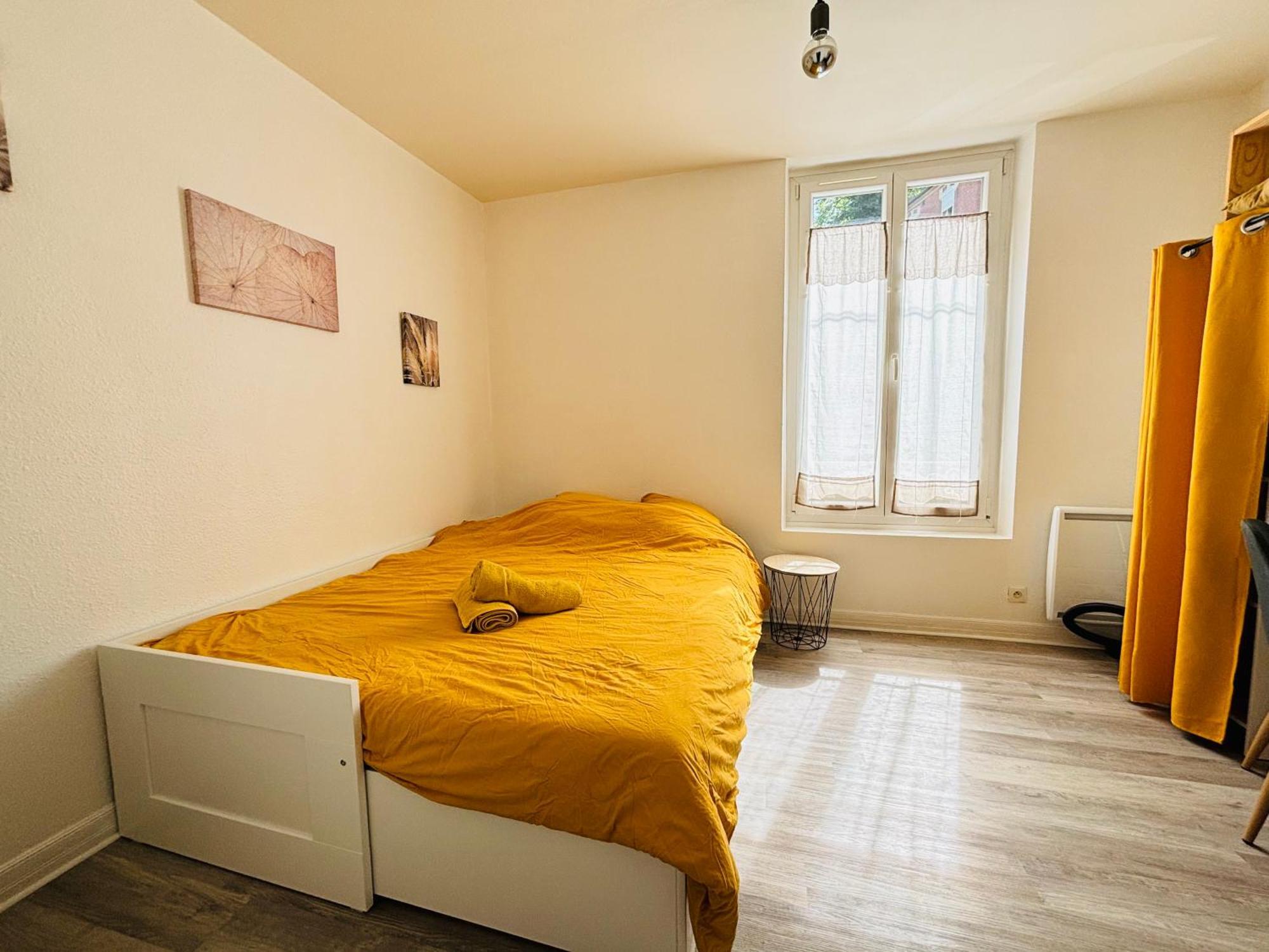 Appartement Rez-De-Chaussee Laon Exterior photo